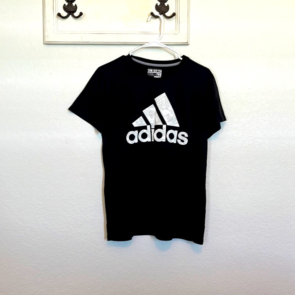 Adidas Women’s Tee Size Large